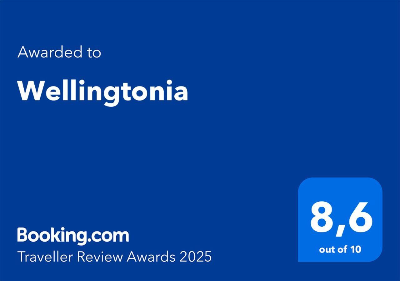 Wellingtonia Apartment Естепона Екстериор снимка